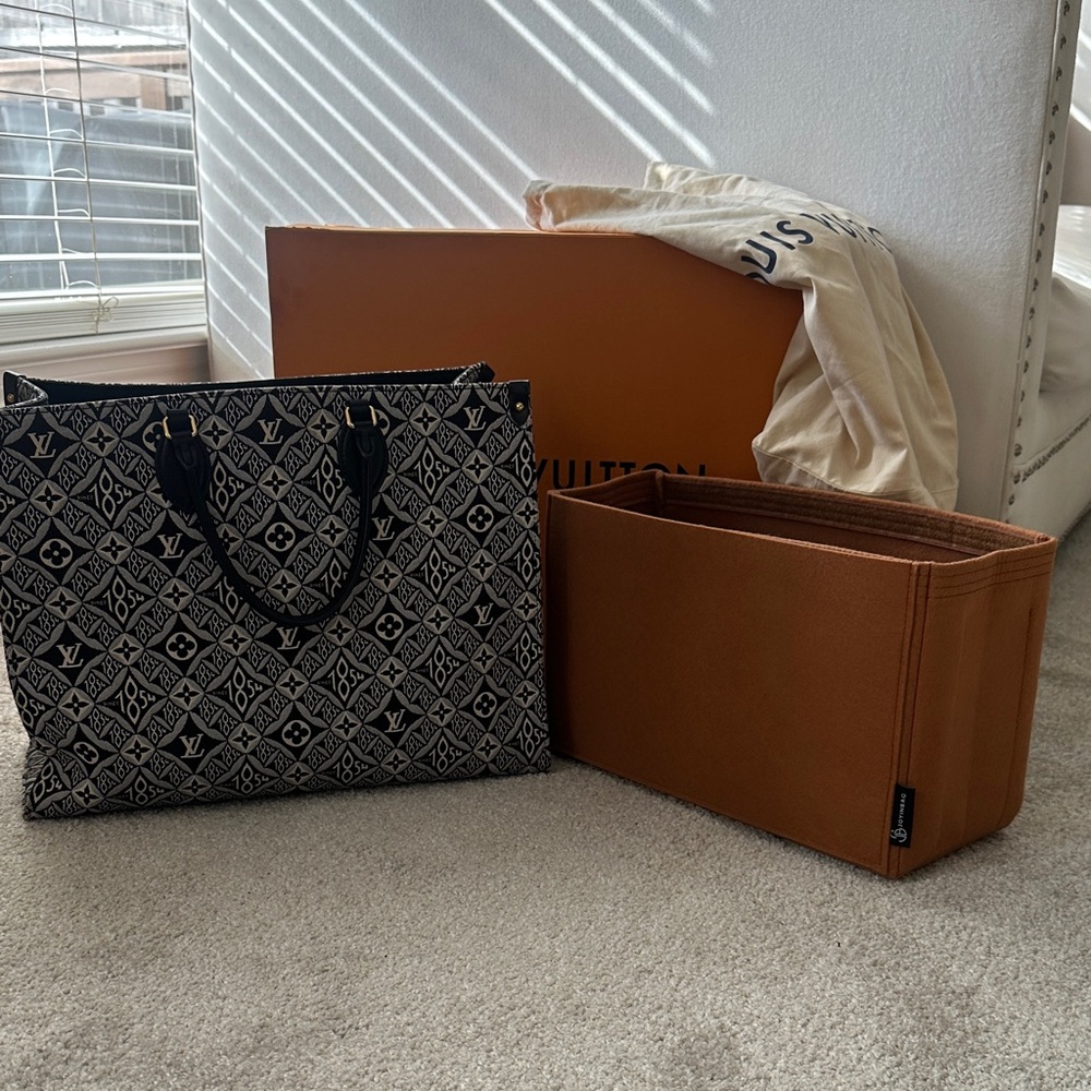 Louis Vuitton Special Edition 1854 On The Go with insert box and dust bag